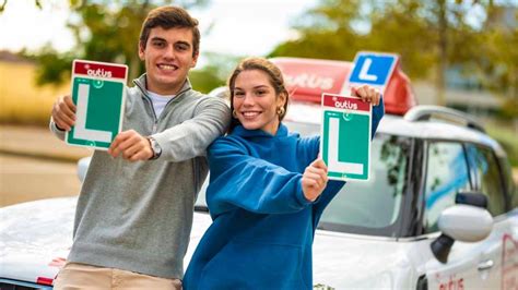 La Dgt Avisa De La Nueva Edad Para Sacarse El Carnet De Conducir