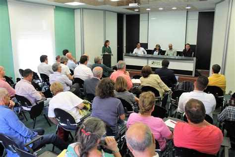 M S De Medio Centenar De Empresarios Asisten A La Jornada Sobre