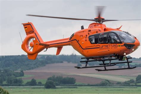 Frontalcrash Auf B47 Mit Drei Schwerverletzten Rettungs Hubschrauber