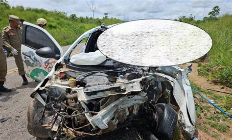 Trag Dia Batida Entre Caminh O Ba E Ve Culo Fiat Strada Na Br