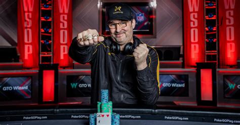 Phil Hellmuth Reveals He Owns Only One Of His 17 WSOP Bracelets. What ...