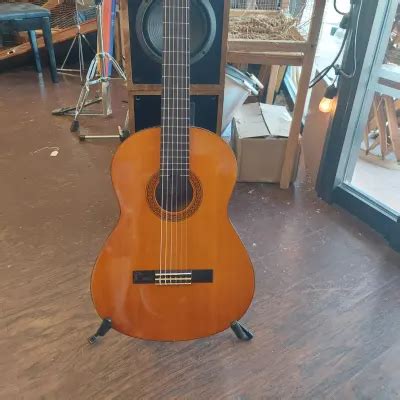 Yamaha CG 100A Classical Guitar Reverb