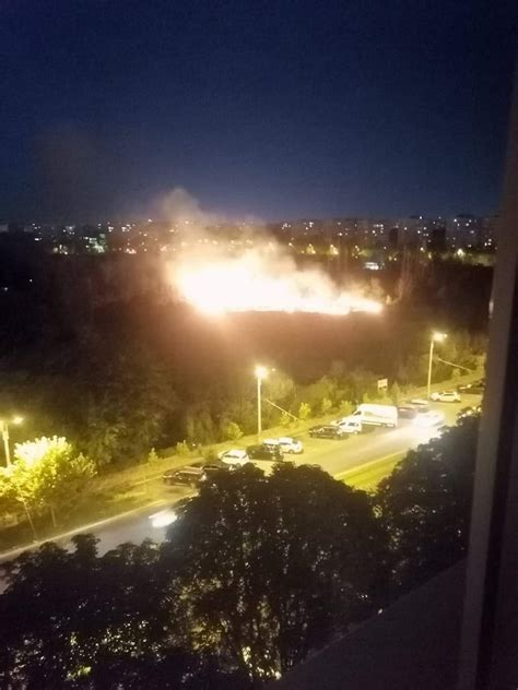 Incendiu Puternic N Parcul Ior Din Bucure Ti Foto Video Spotmedia Ro