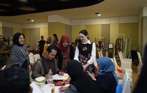 Dinkop Dan Ukm Gandeng Dekranasda Jatim Gelar Workshop Usaha Kekinian