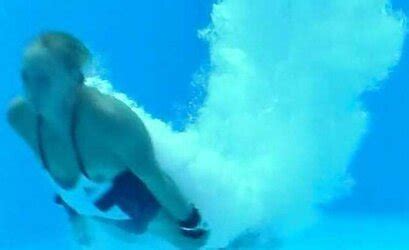 Sporting Oops Camel Toe Nipple Glides Taut ZB Porn