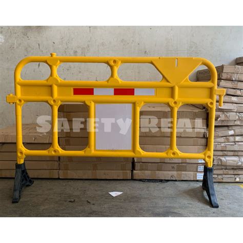 Jual Pembatas Jalan Plastik / Safety Fence Road Barier Portable Plastic - Jakarta Utara ...