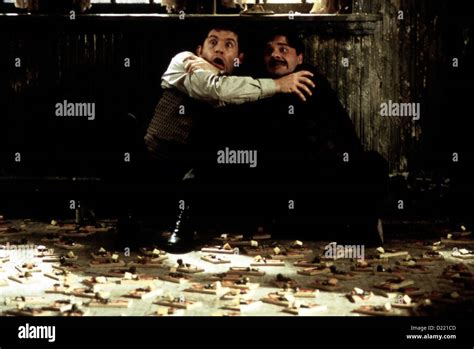 Mouse Hunt Lee Evans Nathan Lane 1997 Hi Res Stock Photography And