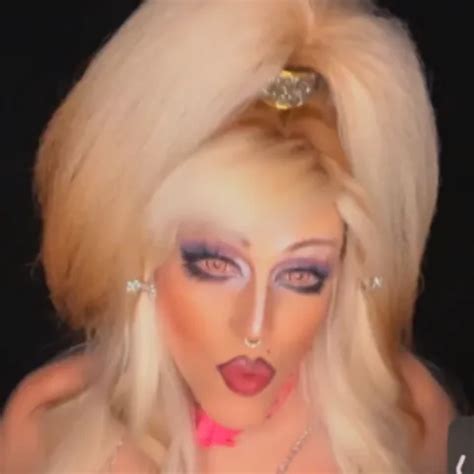 Juicy Free Shemale Ts Twerking Vaping Porn Video Xhamster