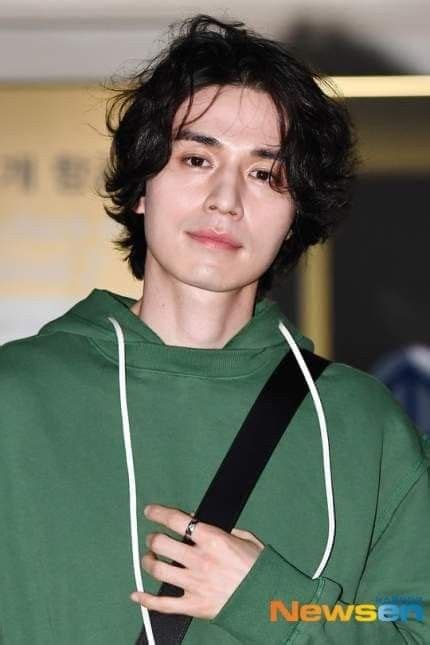 Pin De Iu Em Lee Dong Wook Ator Cabelo Grande Asi Ticos