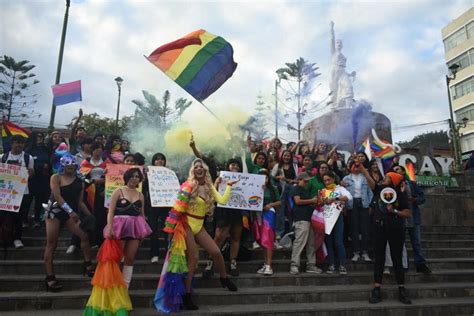 Marcha Del Orgullo Lgtbiq Resistir Y Trabajar Por Nuestros Derechos