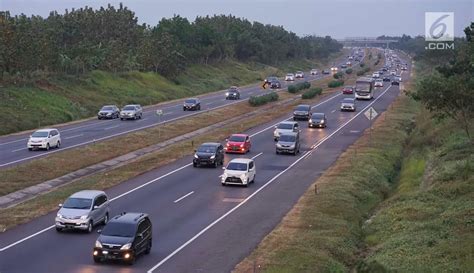 FOTO Lalin Di Tol Palimanan Arah Cikampek Ramai Lancar Foto Liputan6