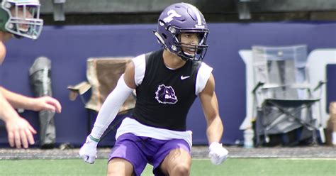 WATCH: Oregon commit Isaiah Sategna shows off his wheels on TD run - On3