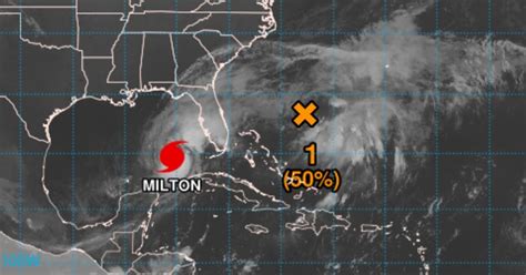 Milton Continue Son Avanc E Vers La Floride En Tant Qu Ouragan De