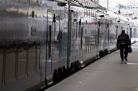 „Франс прес”: Железничарите във Франция няма да се дадат лесно - Дебати