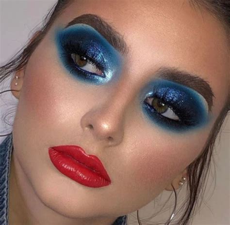 9 Seductive Blue Makeup Looks To Try This Fall Blauer Lidschatten