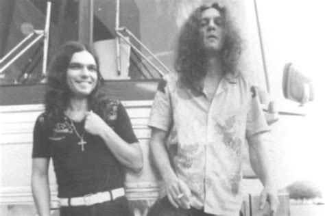 40 Years Ago: Lynyrd Skynyrd's Gary Rossington and Allen Collins Crash ...