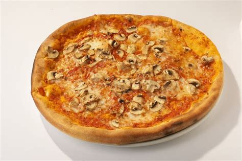 Pizza De Champignon De Couche Pizza De Champignon De Paris Photo