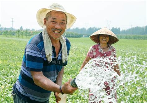 河南尉氏：多措并举抗旱保秋作物丰收 人民图片网