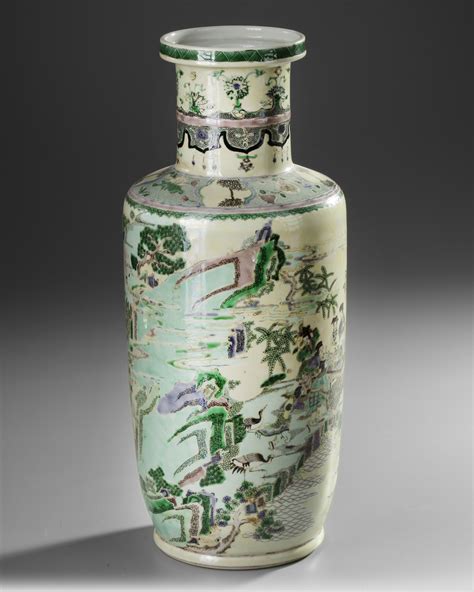 A CHINESE FAMILLE VERTE ROULEAU VASE QING DYNASTY 1644 1911