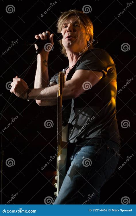 Googoo Dolls In Concert Editorial Stock Image Image Of Sing 33214469