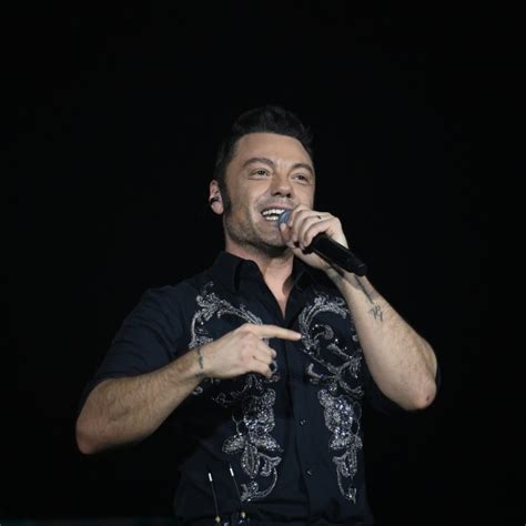 Tiziano Ferro Divorzia Dal Marito Victor Allen L Annuncio Sui Social