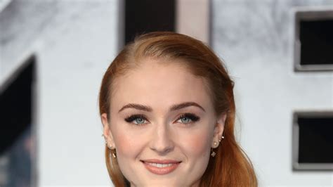 Sophie Turner Reveals Platinum Blonde Hair Makeover Teen Vogue