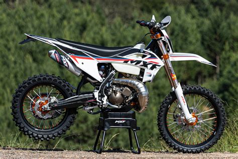 MXF lança 250TS 2 tempos versão 2022 para trilhas e enduro MXF Motors