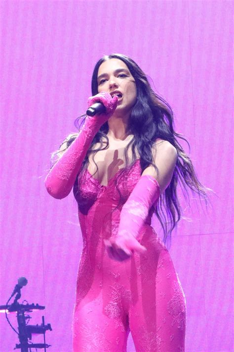 Discover Dua Lipa S Electrifying Show At Toronto S Future Nostalgia Tour