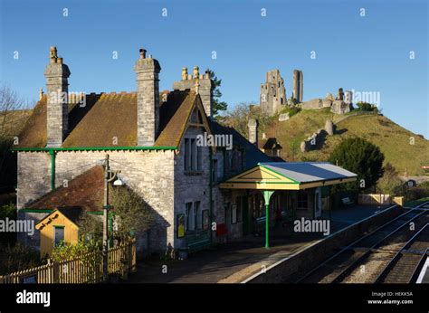 Corfe Castle Dorset Uk 22nd December 2016 Uk Weather Corfe Castle