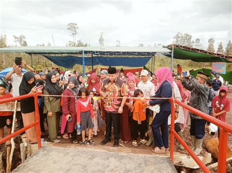 Peresmian Jembatan Penghubung Desa Kecamatan Tungkal Ilir Garis Lensa