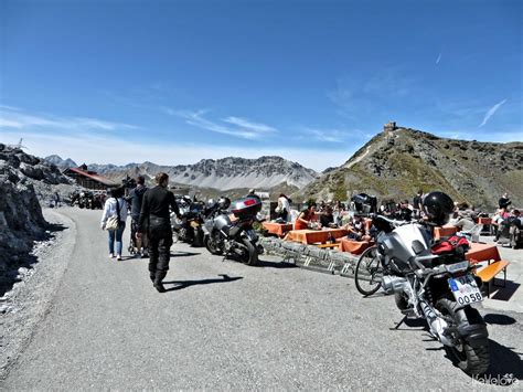 Stelvio - the biggest ZigZag of Europe - LifeWeLove