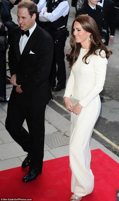 Be Careful Sitting Down In That Dress Kate Duchess Wows In A Floor