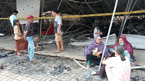 Kebakaran Kios Pasar Perum Mutiara Garuda Tangerang Foto 3 1918214