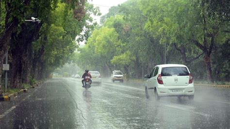 Weather Updates Light Rain Expected In Delhi Ncr Today Check Imd