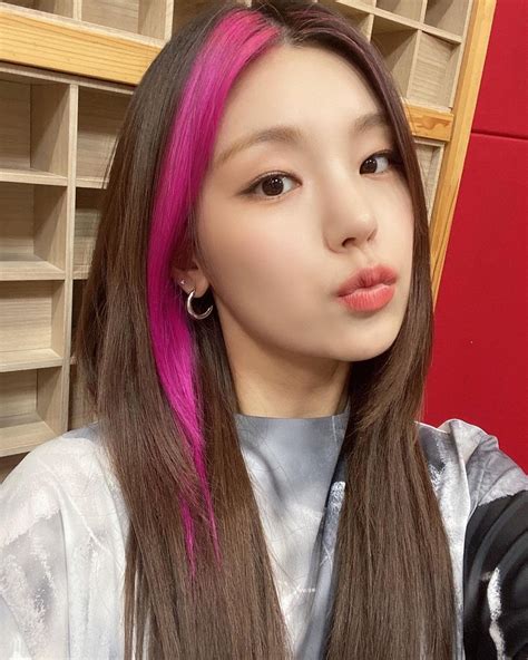 Itzy Pics On Twitter Yeji Kbs Cool Fm Instagram Update South