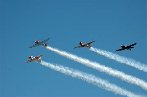 Airplanes At Airshow Free Stock Photo - Public Domain Pictures