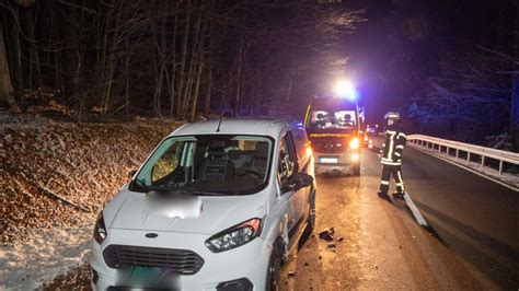 Unfall bei Flieden 64 Jähriger fährt zu schnell und unter Alkoholeinfluss