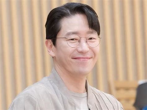 따듯하고 배려심 깊어배우 엄기준 깜짝 결혼 소식→손편지로 소감 밝혔다 전문 Top이슈 네이트 연예