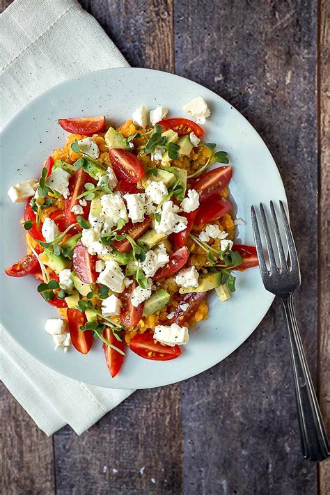 20 Minuten Linsen Avocado Salat Mit Tomate Feta Schnelle Rezepte