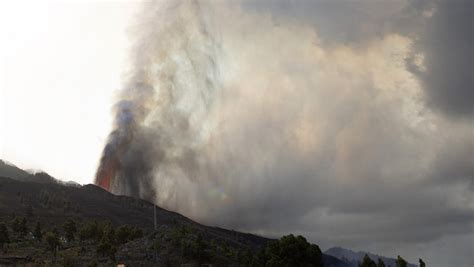 Surge Una Nueva Boca Eruptiva En El Volcán De La Isla Española De La