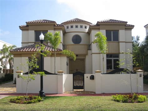 LAMPERT RESIDENCE FRONT ELEVATION Mediterran Häuser Miami von