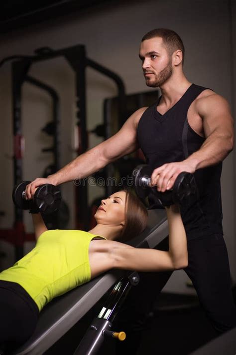 Hombre Y Mujer Deportivo Sexy Con Grandes M Sculos Abdominales En Ropa