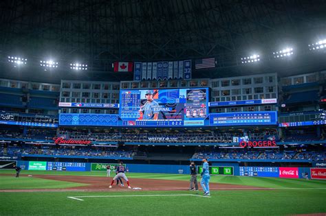 Ticketmaster Lounge at Rogers Centre: Experience and Amenities 1