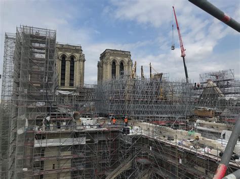 Notre Dame De Paris La Fin De L Ann E On Retrouvera La Silhouette