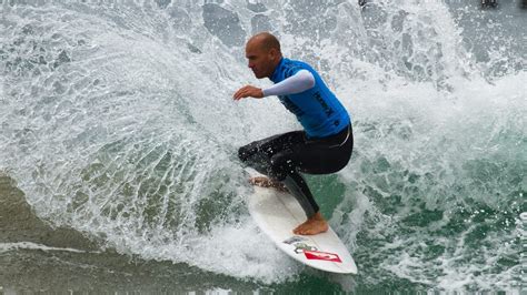 Au Milieu De Sa Controverse Au Br Sil Kelly Slater Partage Une Vieille