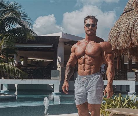 Chris Bumstead Bodybuilding Bio Updates And Pictures Bodybuilding Hot