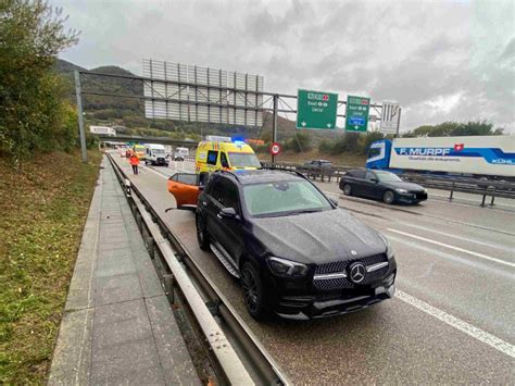 Unfall A Bei Egerkingen So Zwei Verletzte Bei Wuchtiger Auffahrkollision