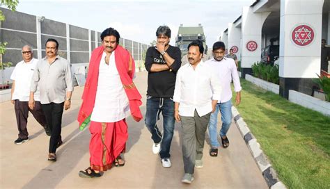 Pic Talk Pawan Kalyan With All His Producers And Vaarahi