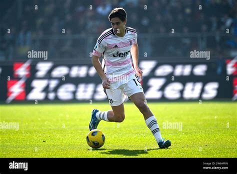 Kenan Yildiz of Juventus FC in action during the Serie A football match ...