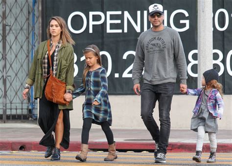 Photo Exclusif Jessica Alba Fait Du Shopping Avec Son Mari Cash